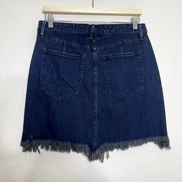 Good American Denim Skirt Sz 6/28 Mini Blue Frayed Hem Miniskirt 100% Cotton NEW - Picture 13 of 14